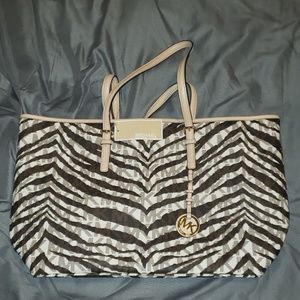 Michael Kors handbag multifunction vanilla tote